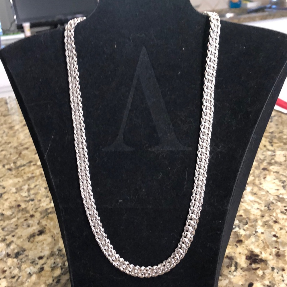 Monet necklace